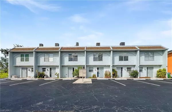 1123 SW 48th TER #104, Cape Coral, FL 33914