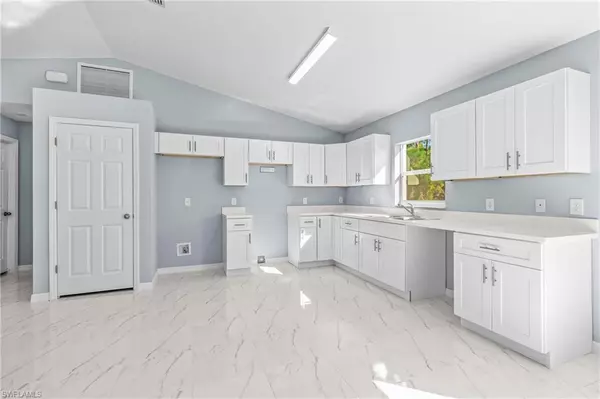 Lehigh Acres, FL 33974,945 Memphis AVE S