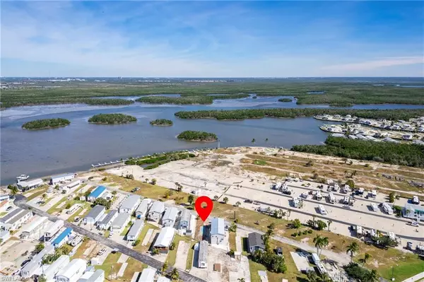 Fort Myers Beach, FL 33931,52 Oyster Bay LN