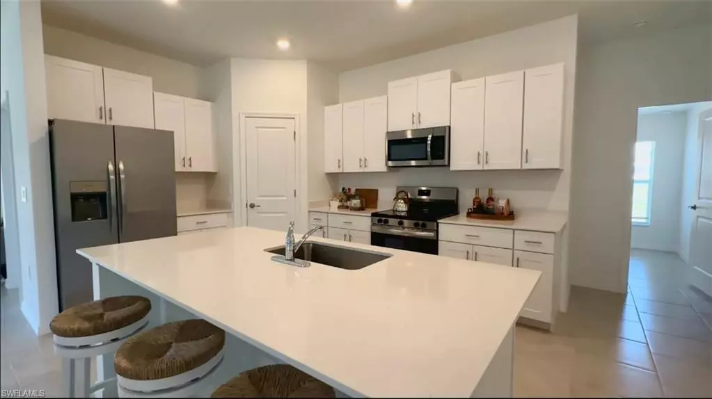 17712 Paradiso WAY, North Fort Myers, FL 33917