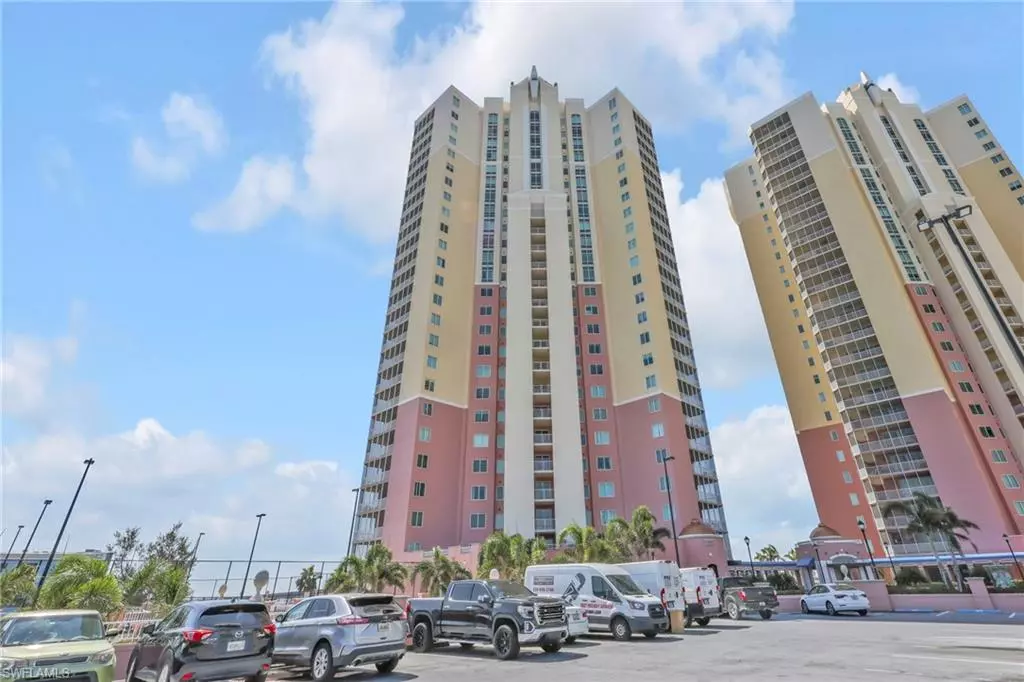 Fort Myers, FL 33916,2743 1st ST #1206