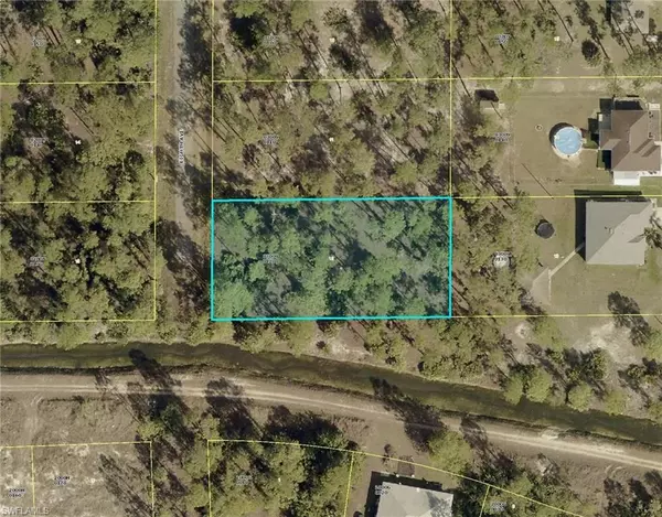 1204 8th AVE, Lehigh Acres, FL 33972