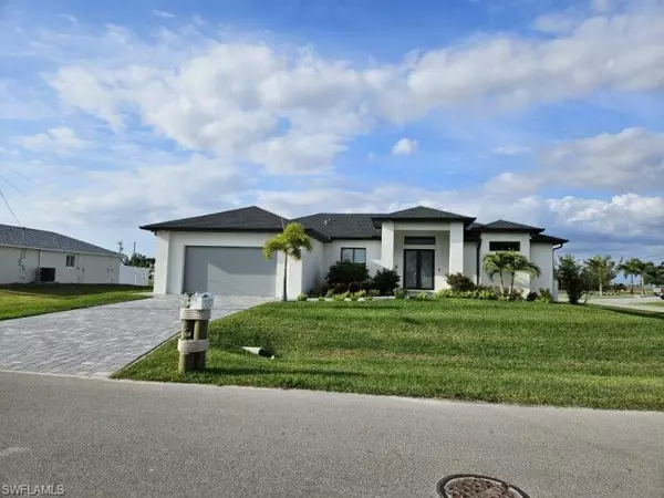 3217 N 3rd LN, Cape Coral, FL 33991