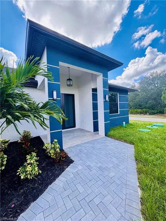 2619 44th ST W, Lehigh Acres, FL 33971