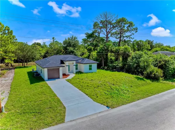 Lehigh Acres, FL 33974,663 Hawthorne AVE S