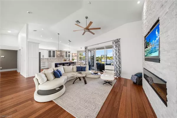 Cape Coral, FL 33990,213 SE 6th ST