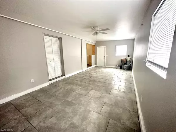 Fort Myers, FL 33916,3156 Market ST