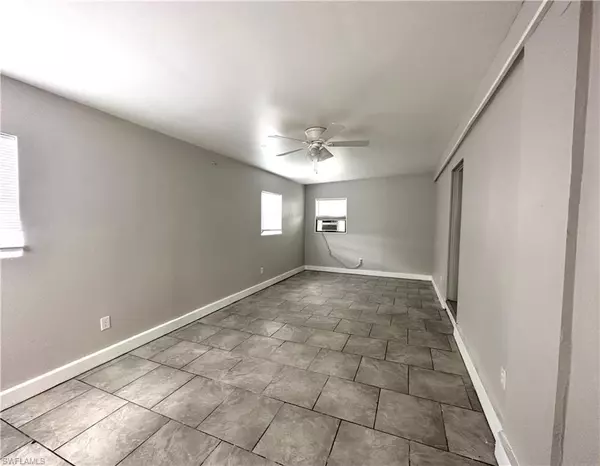 Fort Myers, FL 33916,3156 Market ST