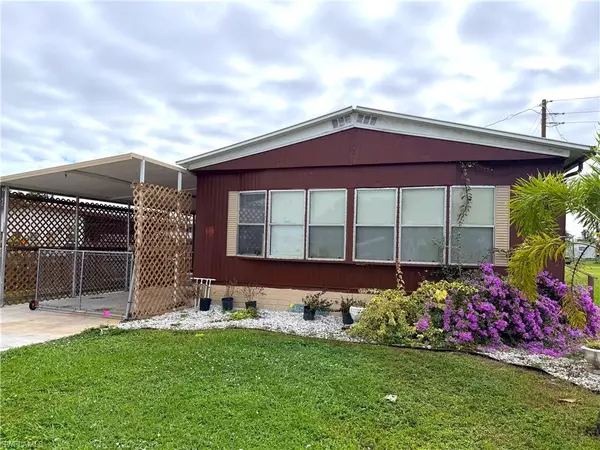 North Fort Myers, FL 33917,106 Gaslight AVE