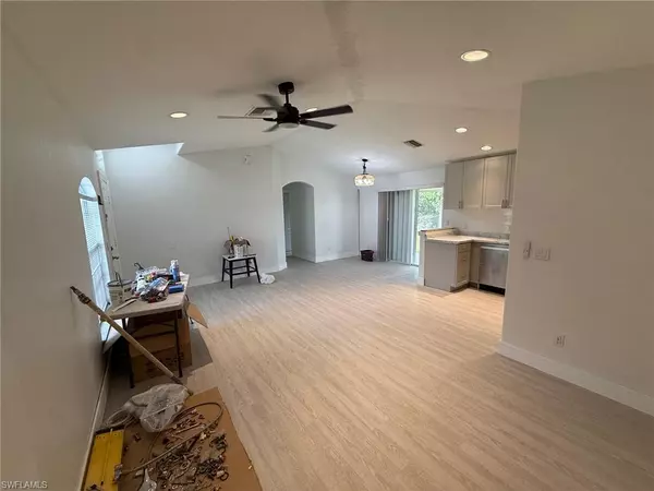 Naples, FL 34117,3335 Everglades BLVD S