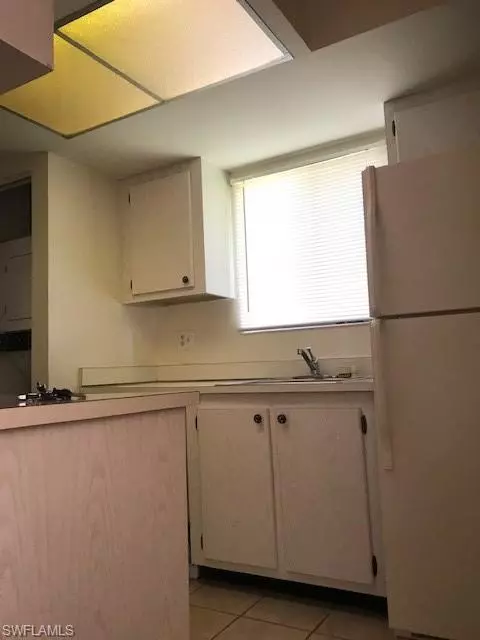 Fort Myers, FL 33907,5837 Queen Elizabeth WAY #1