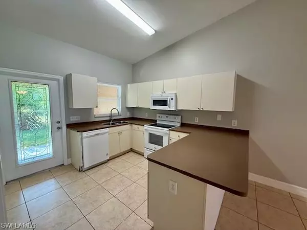 Cape Coral, FL 33990,512 SE 6th PL