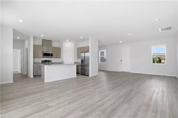 Cape Coral, FL 33909,1112 NE 19th ST