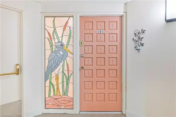 Naples, FL 34110,975 Palm View DR #A101