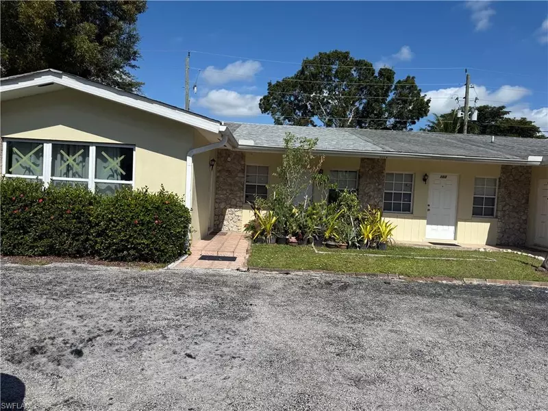 4149 Golden Gate PKWY #101, Naples, FL 34116
