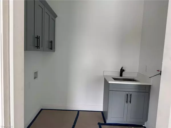 Lehigh Acres, FL 33971,2714 63rd ST W