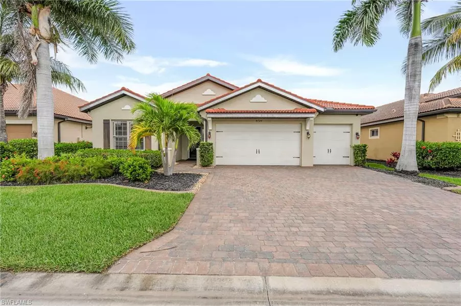 8720 Westwood Oaks PL, Fort Myers, FL 33908