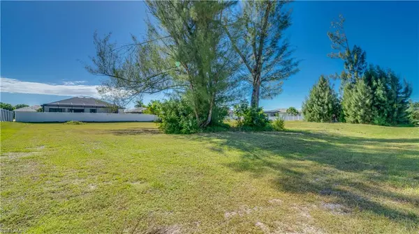Cape Coral, FL 33991,3806 SW 3rd ST