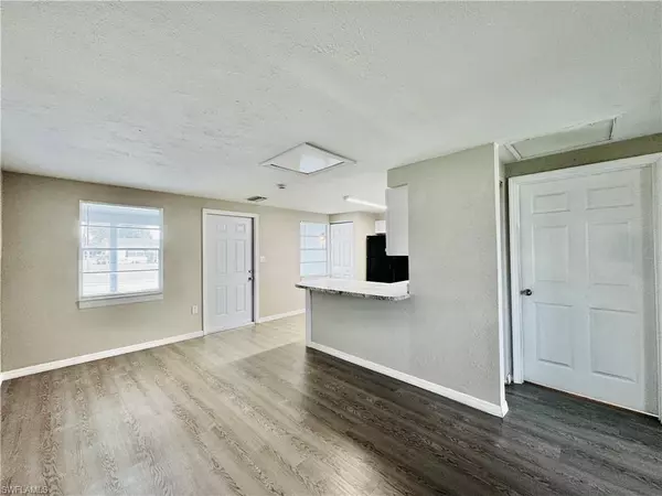 Cape Coral, FL 33904,331 Tarpon DR #2