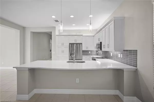 Fort Myers, FL 33913,11643 Riverstone LN