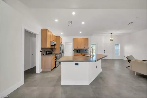 Cape Coral, FL 33909,2200 NE 9th AVE