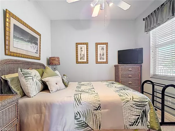 Fort Myers, FL 33966,8096 Queen Palm LN #227