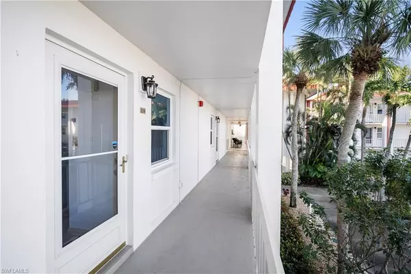 Fort Myers, FL 33907,1700 Pine Valley DR #208