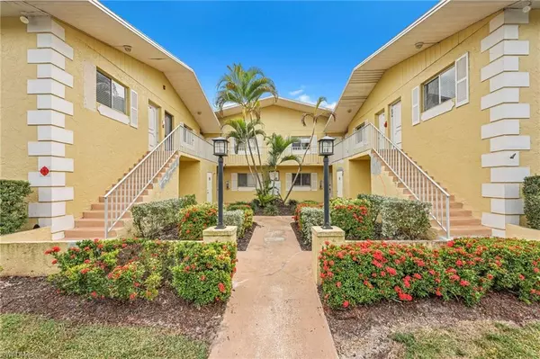 8093 Country RD #204, Fort Myers, FL 33919