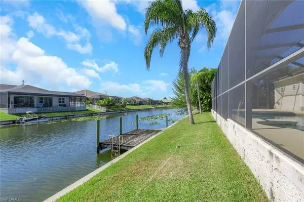 Cape Coral, FL 33990,402 SE 15th TER