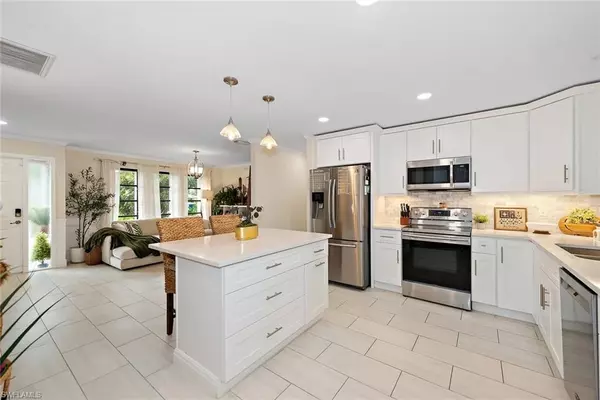 Cape Coral, FL 33904,207 SE 43rd LN