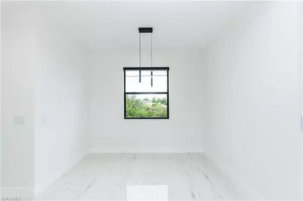 Cape Coral, FL 33909,903 NE 23rd ST