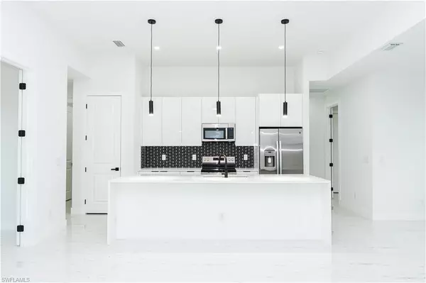 Cape Coral, FL 33909,903 NE 23rd ST