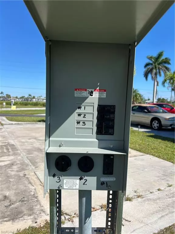 Fort Myers, FL 33908,19681 L587 Summerlin RD