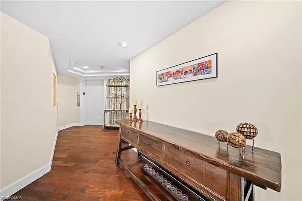 Sanibel, FL 33957,2675 Wulfert RD #6