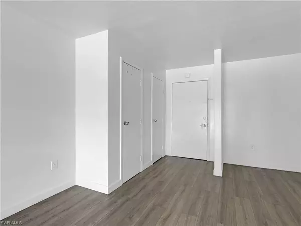 Fort Myers, FL 33901,3704 Broadway #208