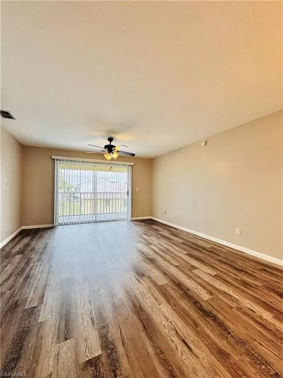 Cape Coral, FL 33990,706 SE 13th CT #I