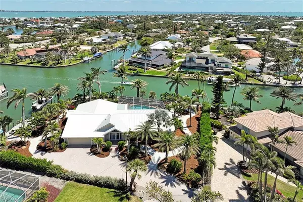 Sanibel, FL 33957,812 Angel Wing DR