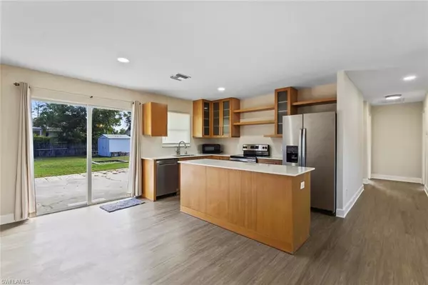 Fort Myers, FL 33967,18417 Lee RD