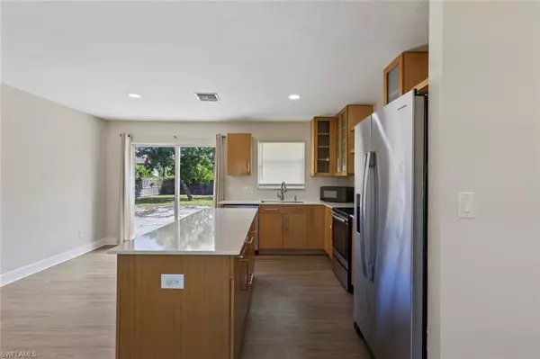 Fort Myers, FL 33967,18417 Lee RD