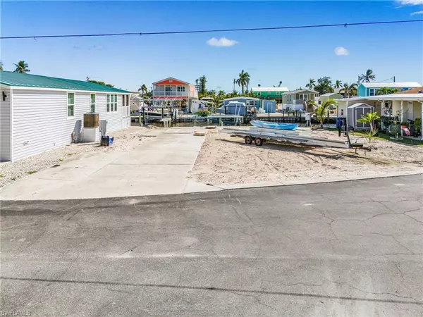 St. James City, FL 33956,2910 BINNACLE LN