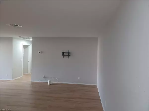 Cape Coral, FL 33990,937 SE 23rd PL #1-5