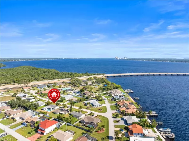 2514 SE 26th AVE, Cape Coral, FL 33904