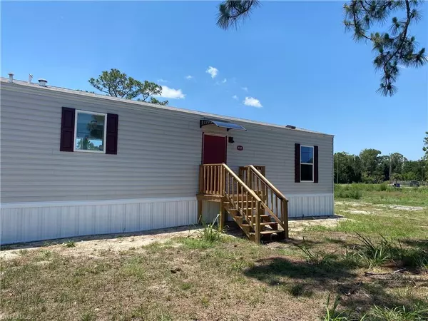 North Fort Myers, FL 33917,8018 Grady DR