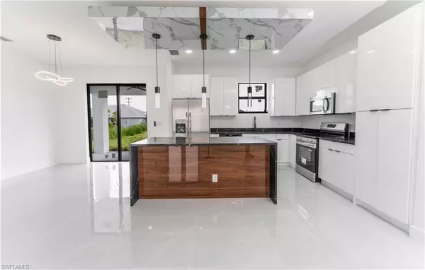 Lehigh Acres, FL 33972,802 Pine AVE