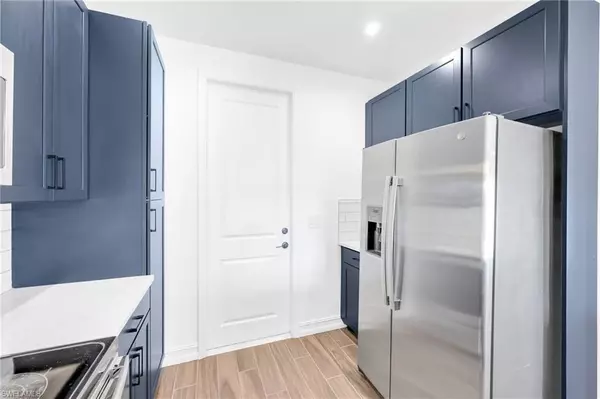 Naples, FL 34119,7584 Carnegie WAY