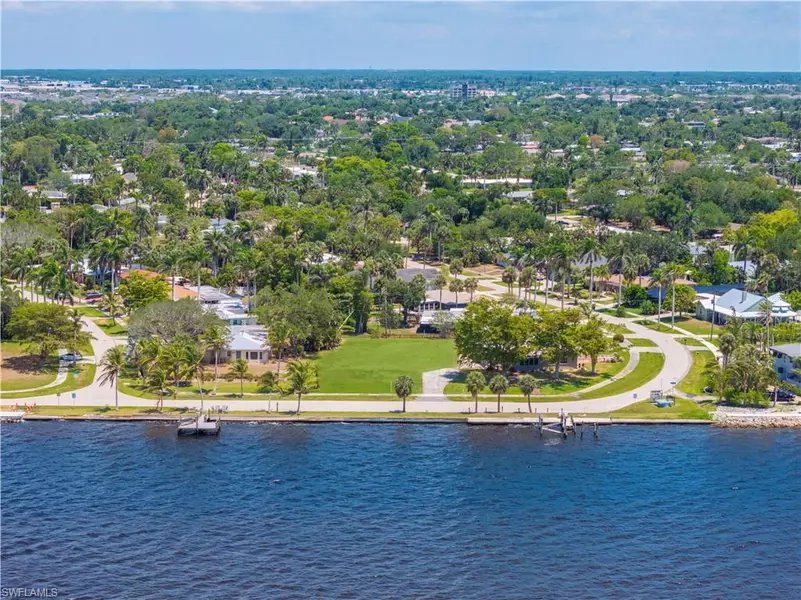 6105 W Riverside DR, Fort Myers, FL 33919