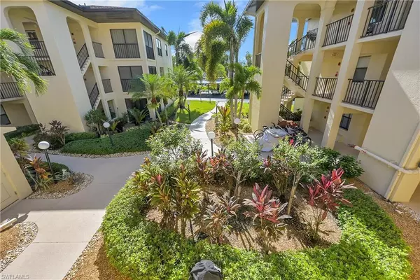 Fort Myers, FL 33919,8474 Charter Club CIR #13