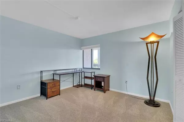 Fort Myers, FL 33919,4604 Flagship DR #305