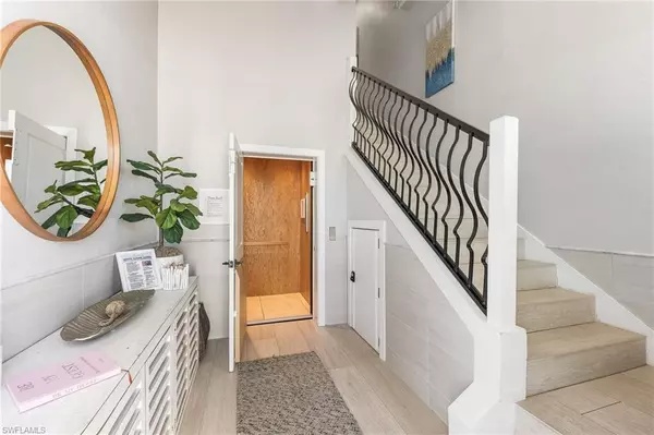 Fort Myers Beach, FL 33931,70 Avenue E