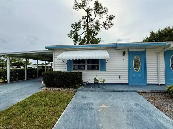 Lehigh Acres, FL 33936,7 Desert Candle CIR